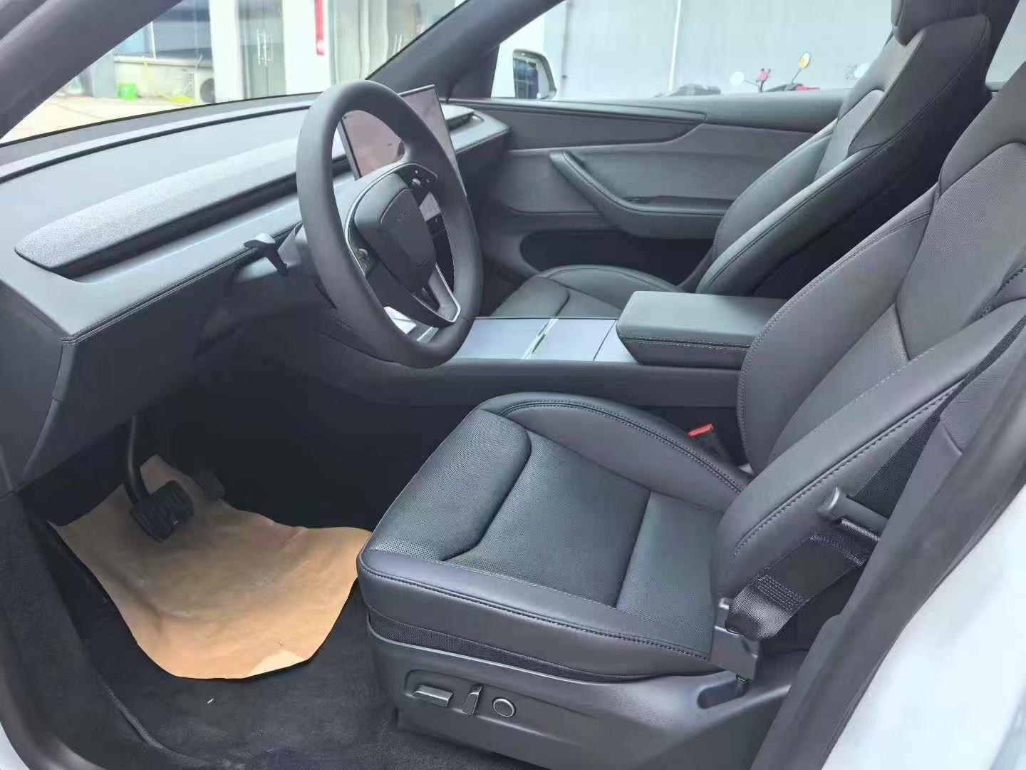 Tesla 2026 Model Y Rear-Wheel Drive Automatic 4
