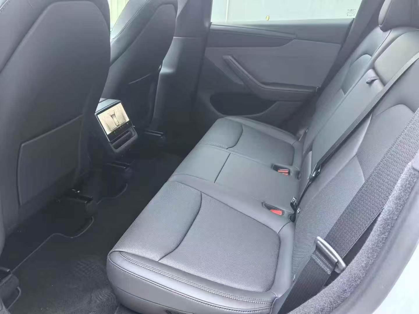 Tesla 2026 Model Y Rear-Wheel Drive Automatic 5