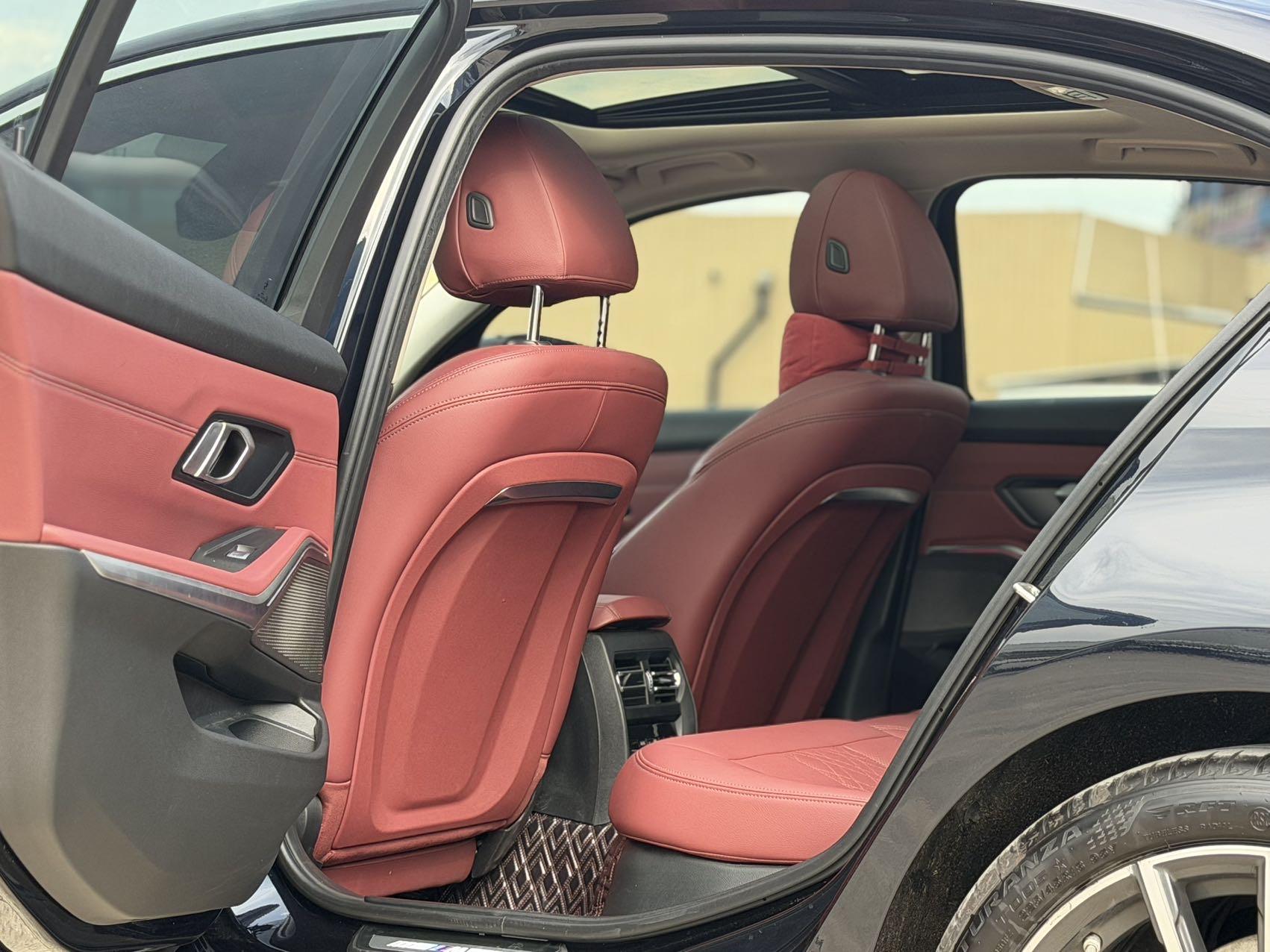 BMW 3 Series 2023 325Li M Sports Suit 4