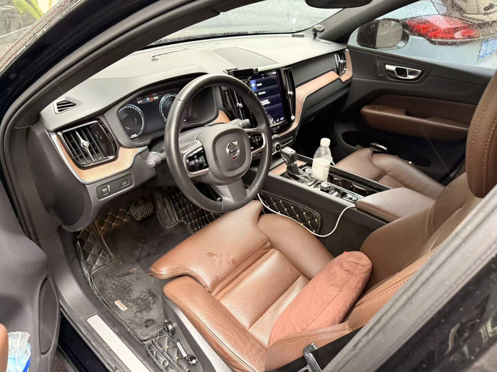 Volvo XC60 2021 T5 4-wheel-drive Zhiyi Deluxe Edition 2