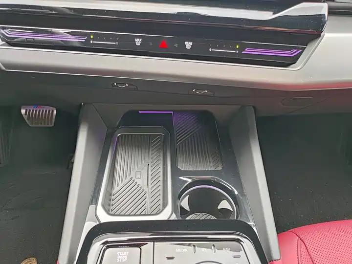 BMW 5 Series 2024 525Li M Sports Suit 14
