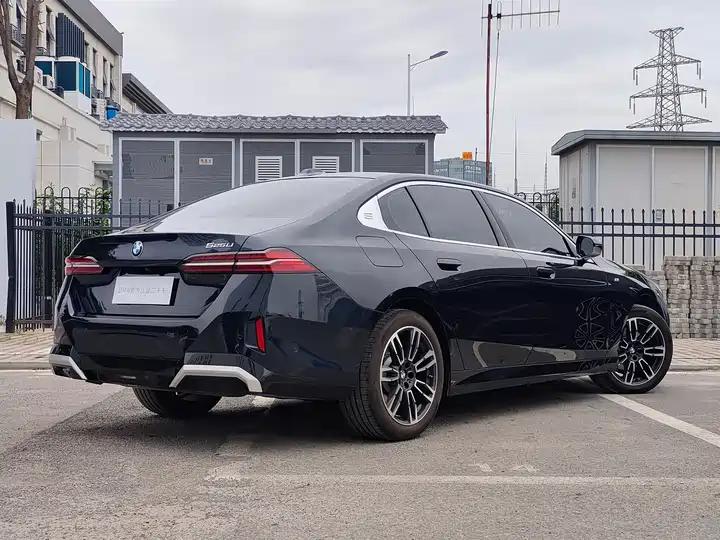 BMW 5 Series 2024 525Li M Sports Suit 26