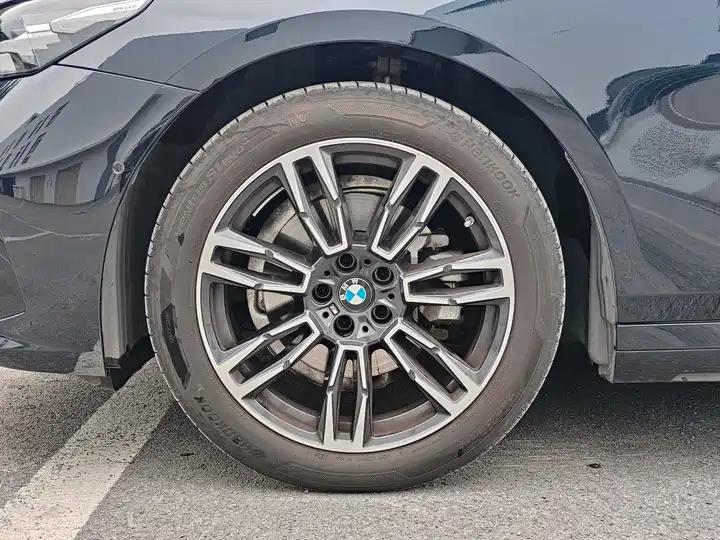 BMW 5 Series 2024 525Li M Sports Suit 4