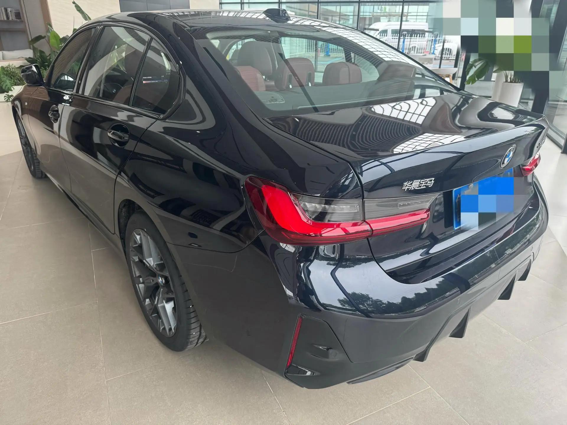 BMW 3 Series 2025 Model 330Li 2.0T M Sport Night Edition Automatic 5