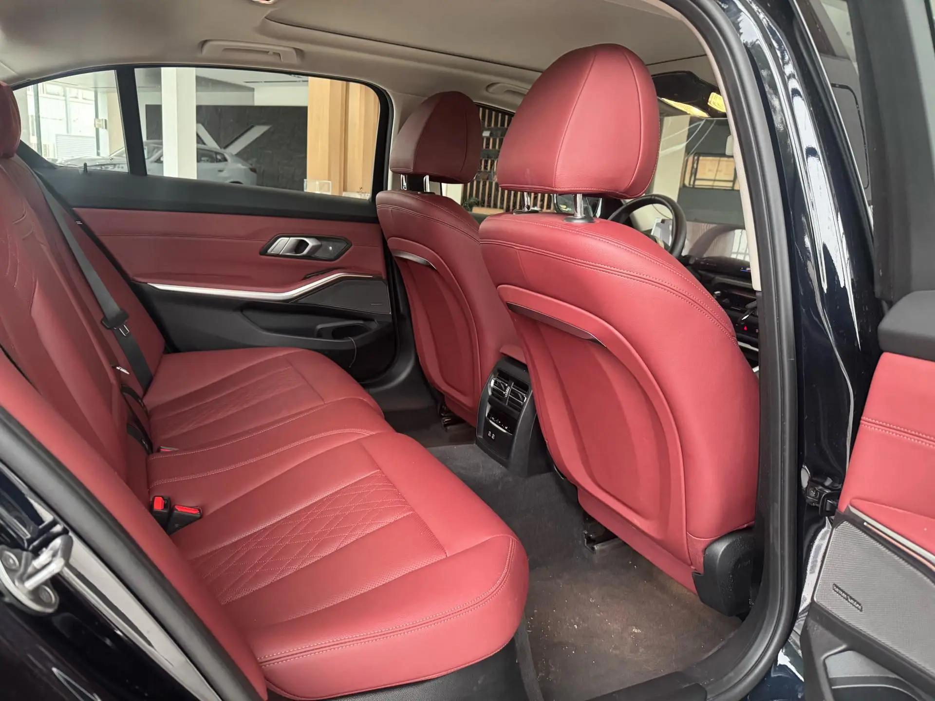 BMW 3 Series 2025 Model 330Li 2.0T M Sport Night Edition Automatic 7