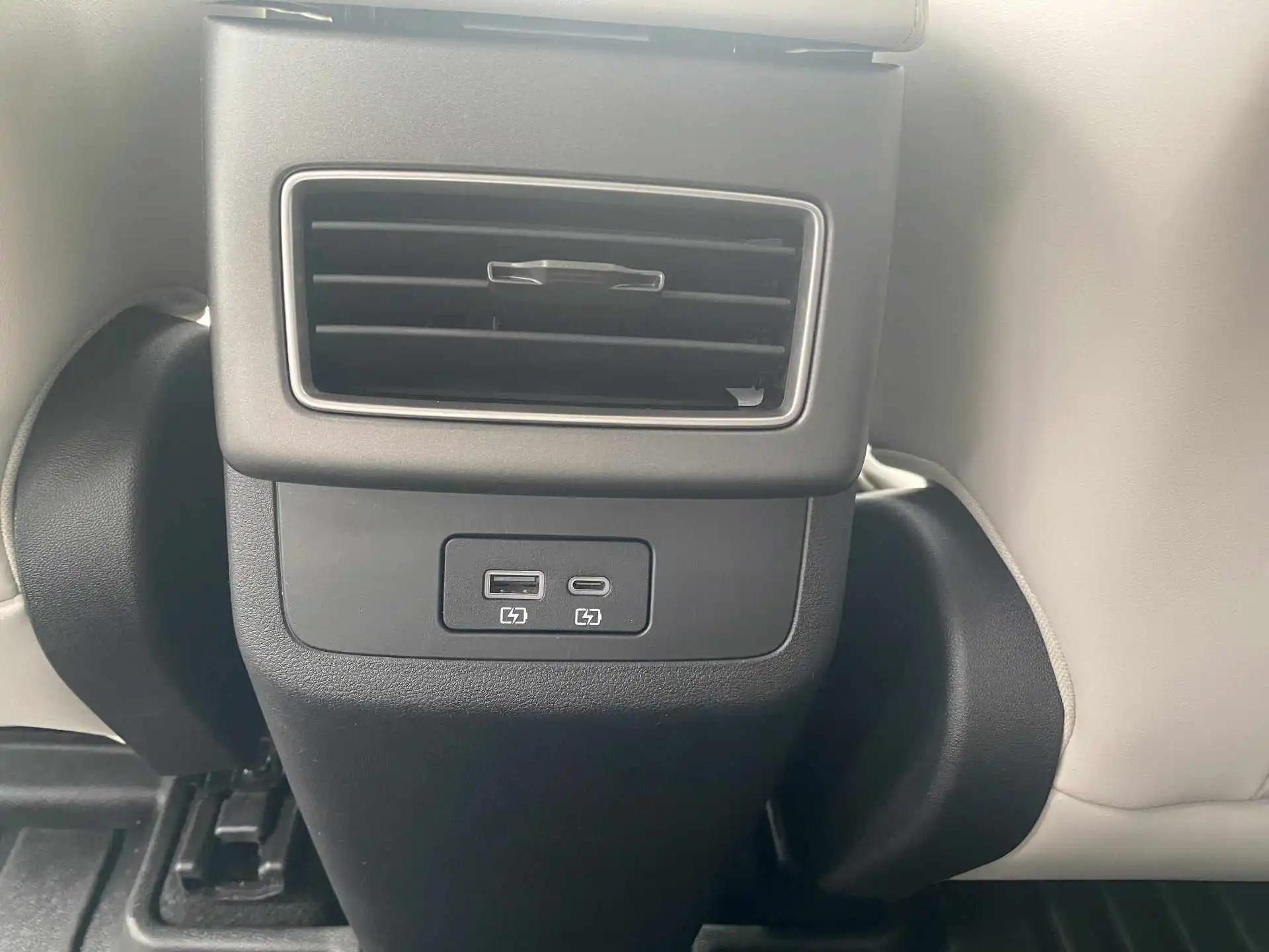 BYD 2025 Yuan UP Smart Driving 401KM Vital Automatic Gear 15