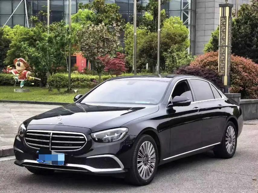 Mercedes Benz E-Class 2023 E 300 L Fashion