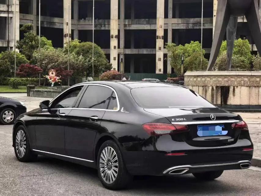 Mercedes Benz E-Class 2023 E 300 L Fashion 3