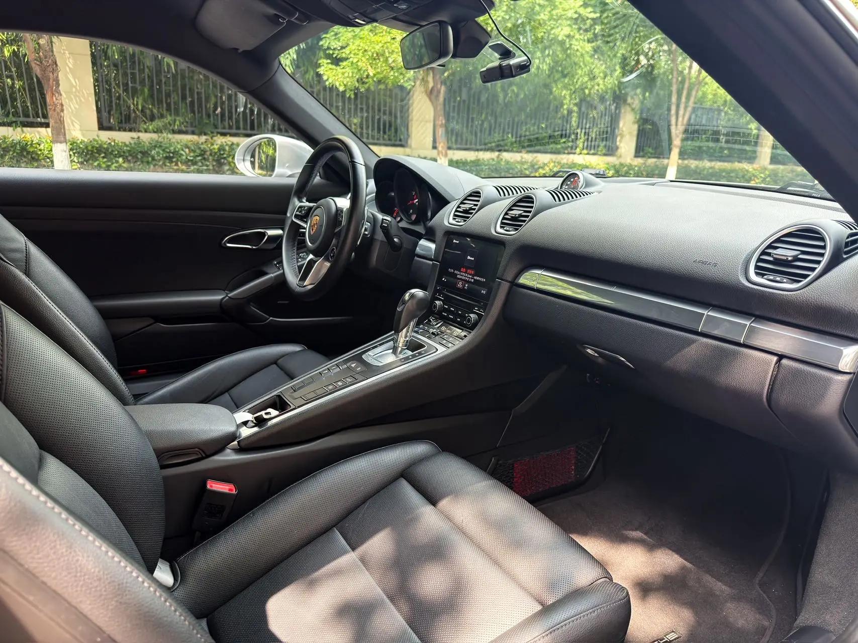 Porsche 718 2022 Cayman 2.0T 5