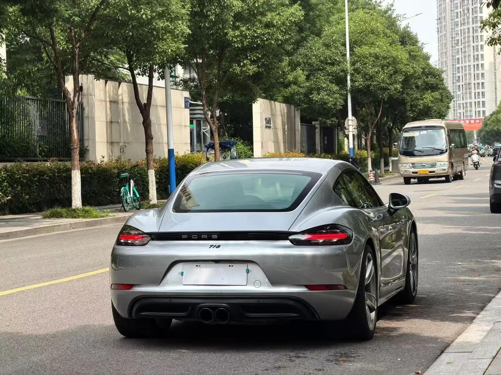 Porsche 718 2022 Cayman 2.0T 9