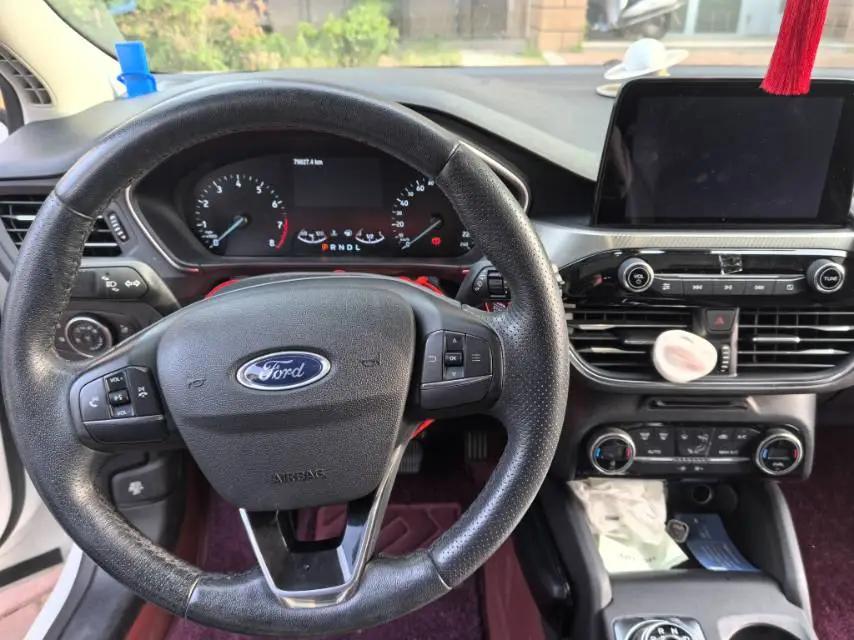 Fox 2020 hatchback EcoBoost 180 automatic front tide 6