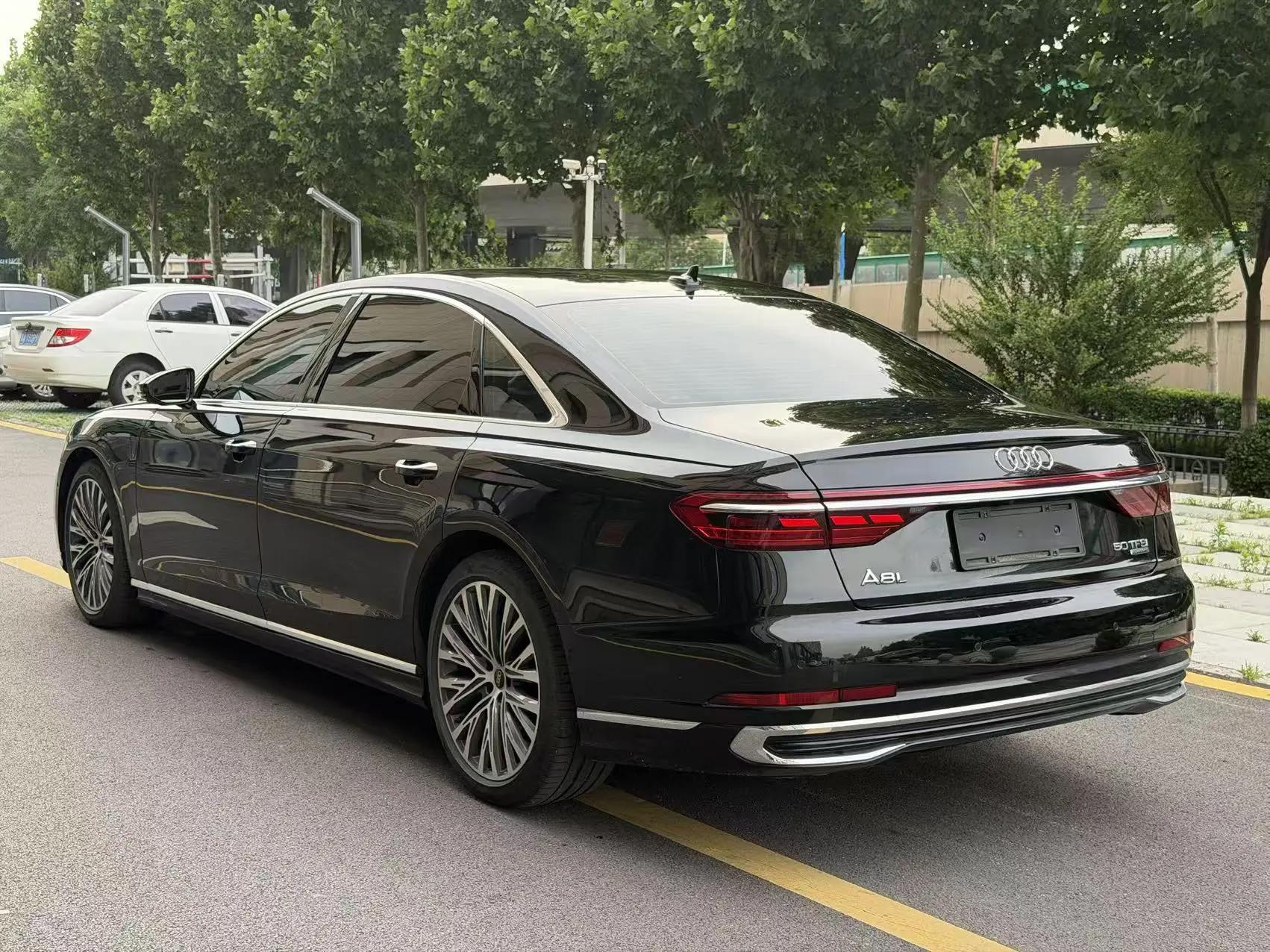 Audi A8 2022 to A8L 50 TFSI quattro Selection 4