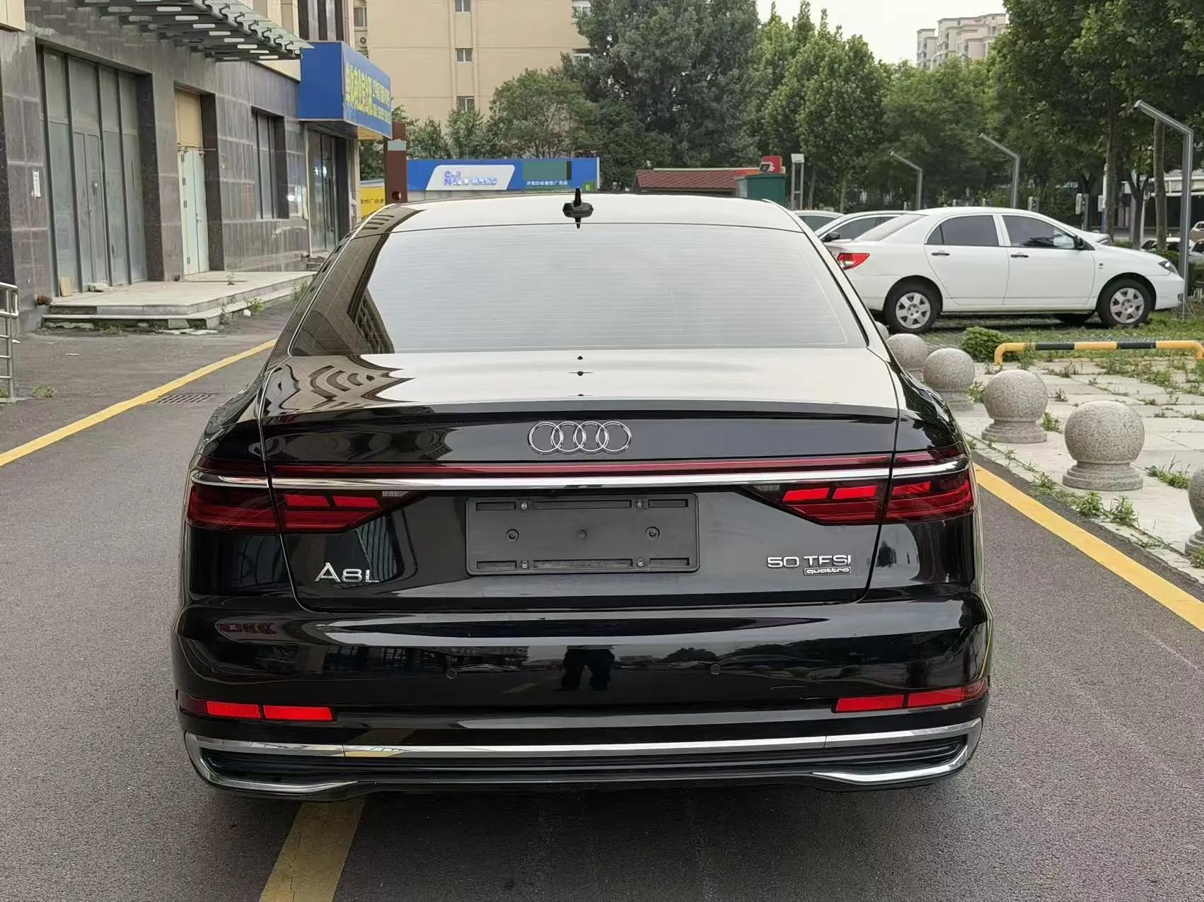 Audi A8 2022 to A8L 50 TFSI quattro Selection 5
