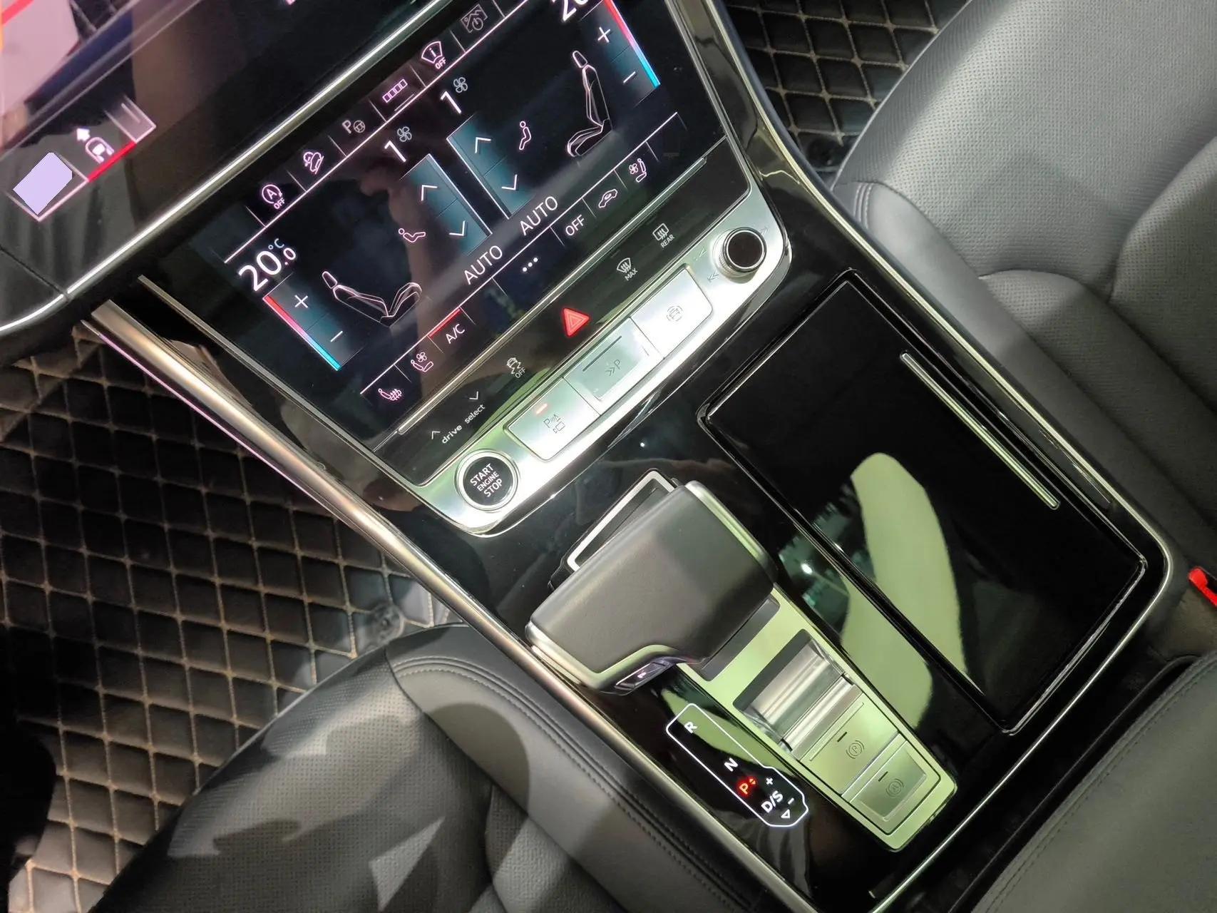 Audi Q8 2022 55 TFSI Deluxe Dynamic 11