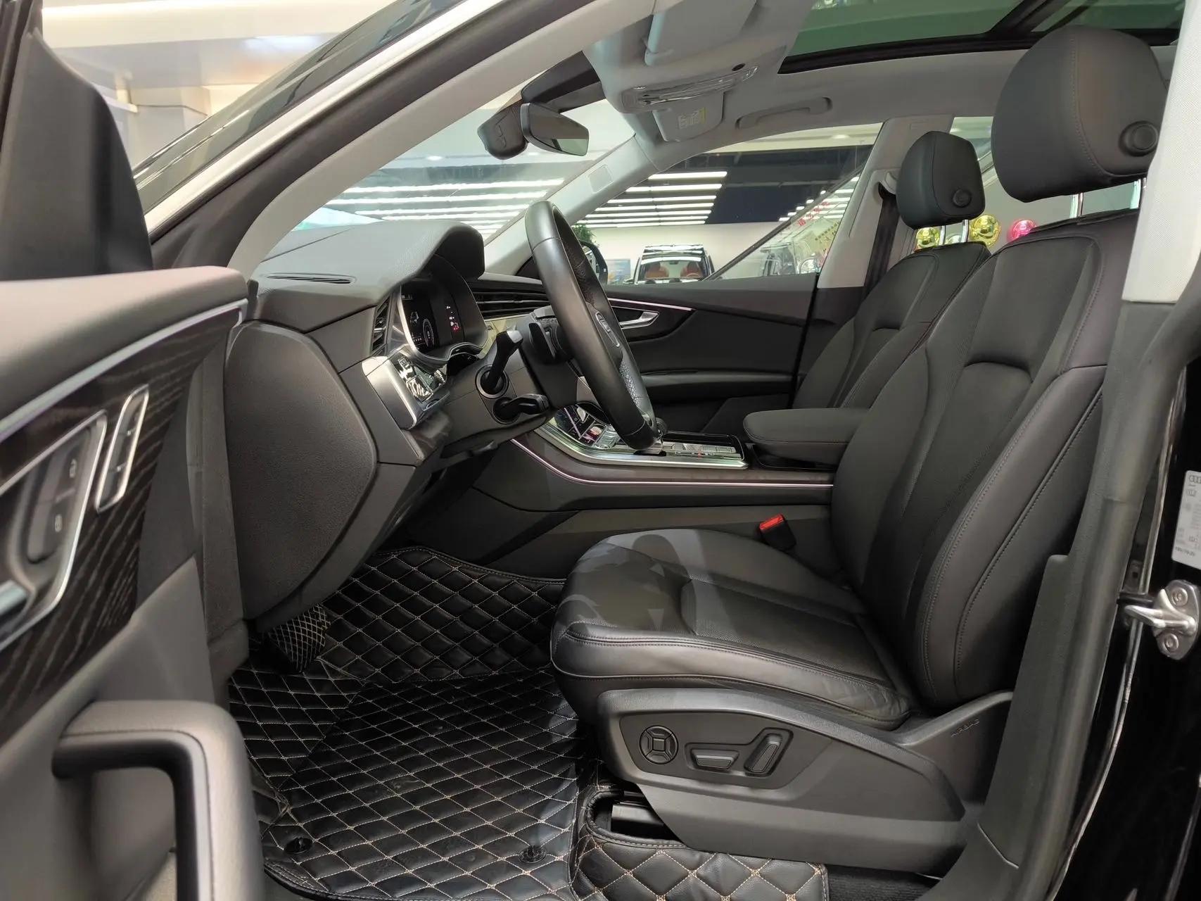 Audi Q8 2022 55 TFSI Deluxe Dynamic 12