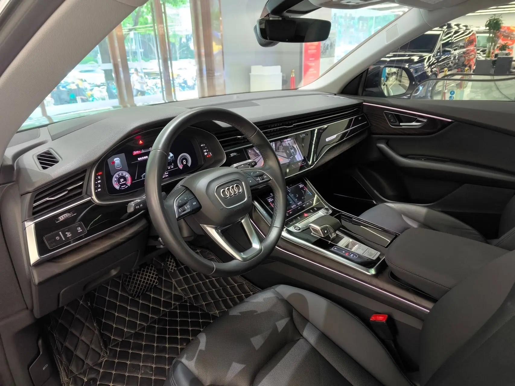 Audi Q8 2022 55 TFSI Deluxe Dynamic 13
