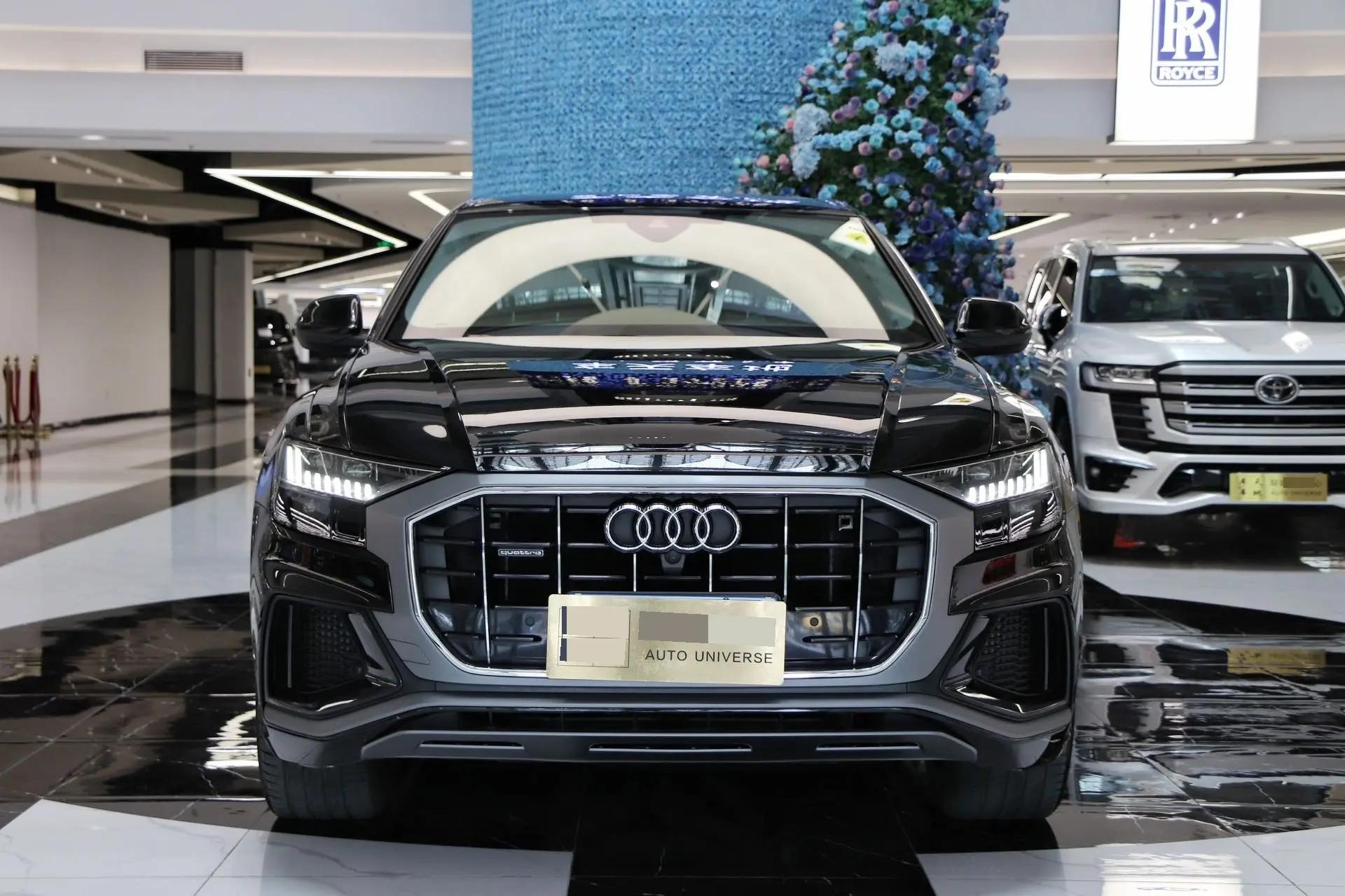 Audi Q8 2022 55 TFSI Deluxe Dynamic 2