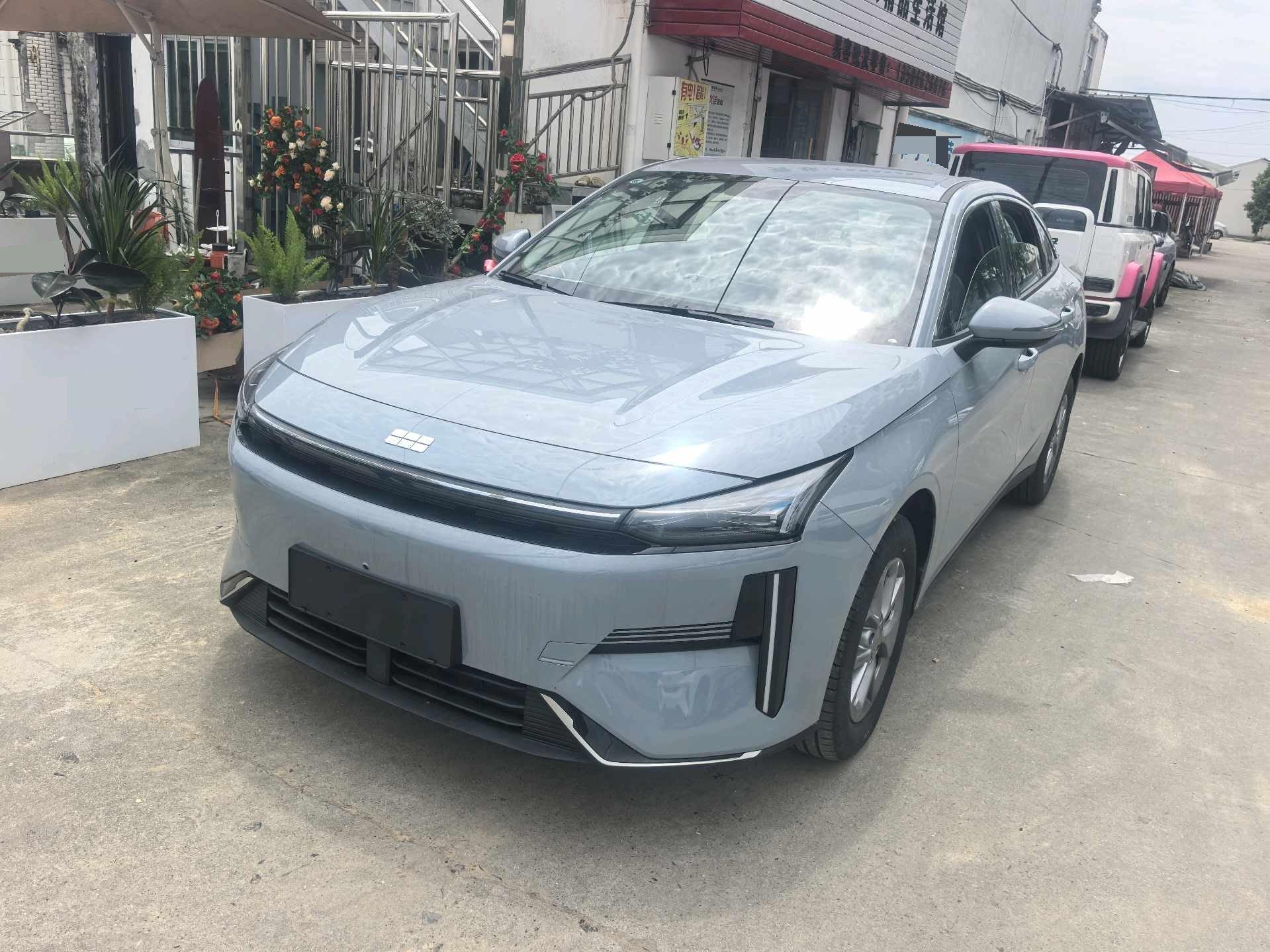 Geely Galaxy 2025 L6 EM-i 1.5 60km sailing version of automatic gear