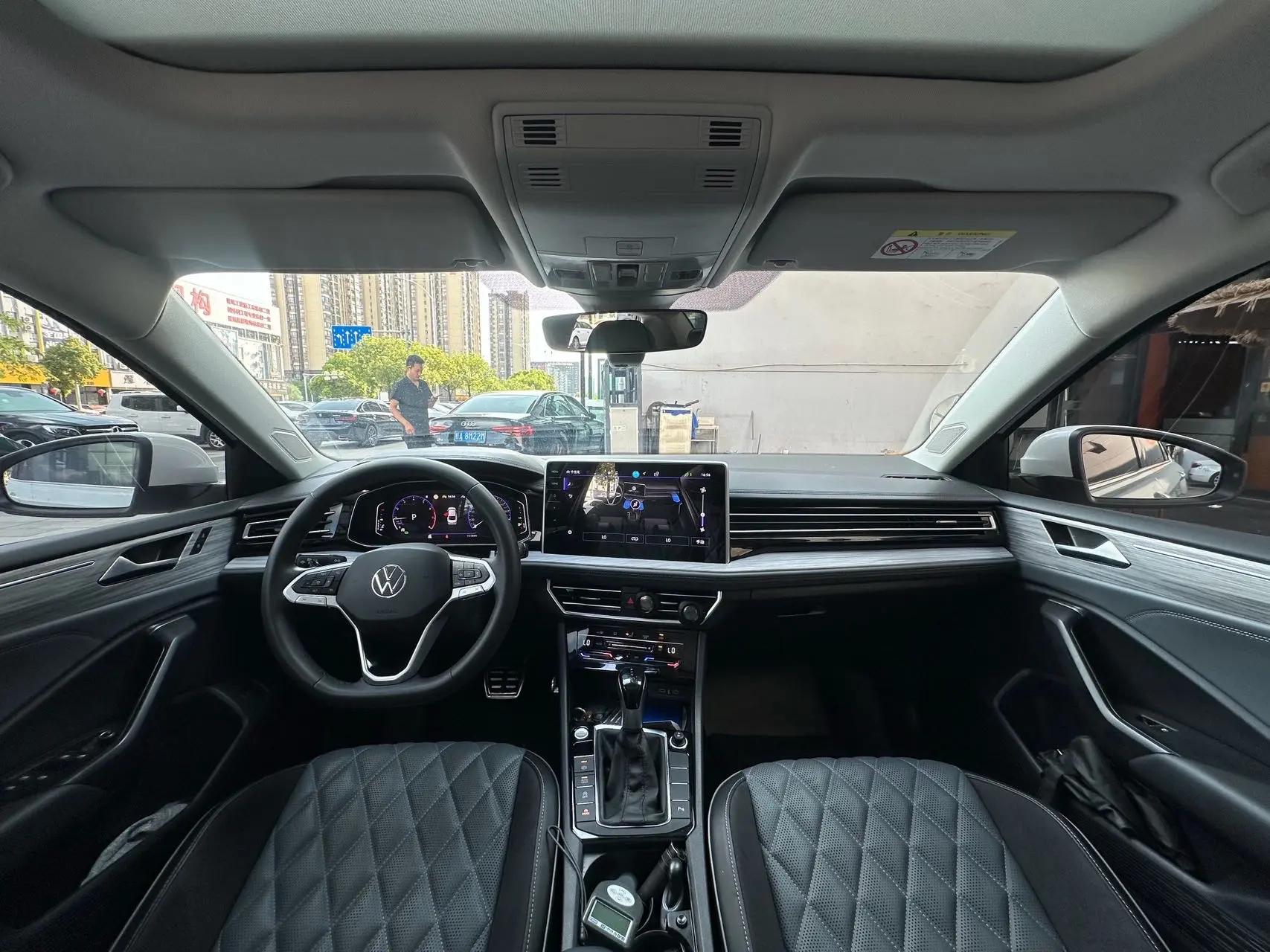 Sagittarius 2023 300TSI DSG Excellence Edition 8