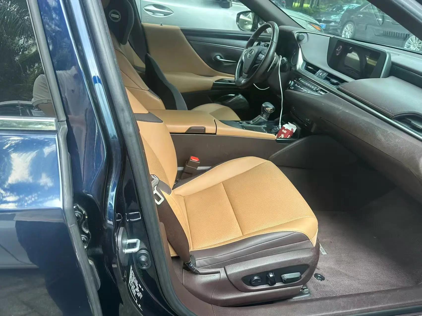 Lexus ES 2020 200 Excellence Edition 6