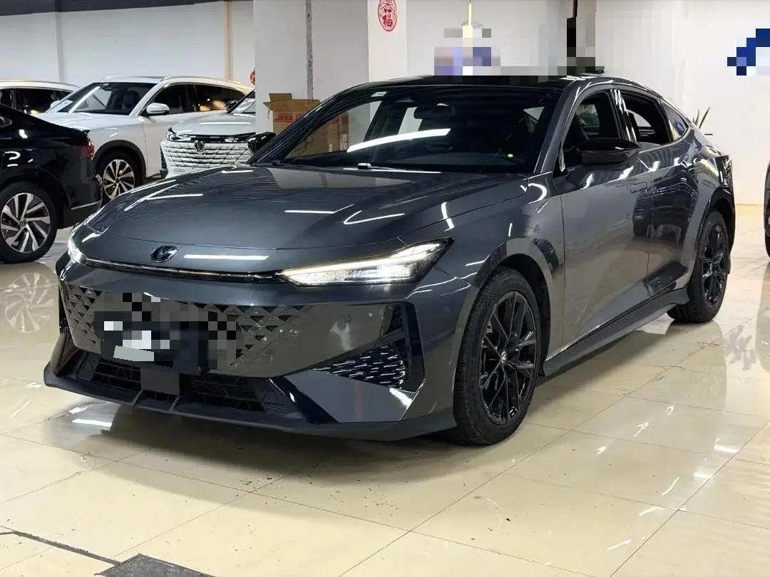 ChangAn 2024 UNI-V 1.5T Prestige Automatic