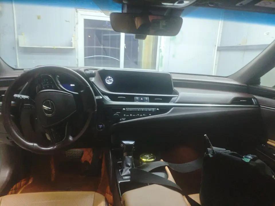 Lexus ES 2020 300h Excellent Edition 3