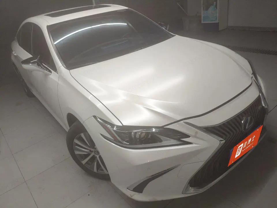 Lexus ES 2020 300h Excellent Edition 4