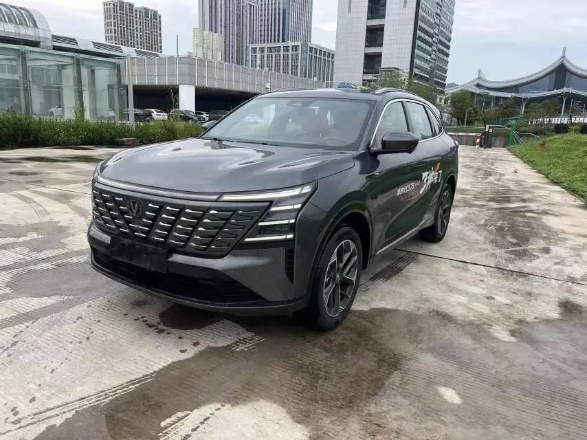 Открыть галерею: ChangAn 2025 CS75 PLUS 1.5T New Blue Whale Exclusive Automatic Gear