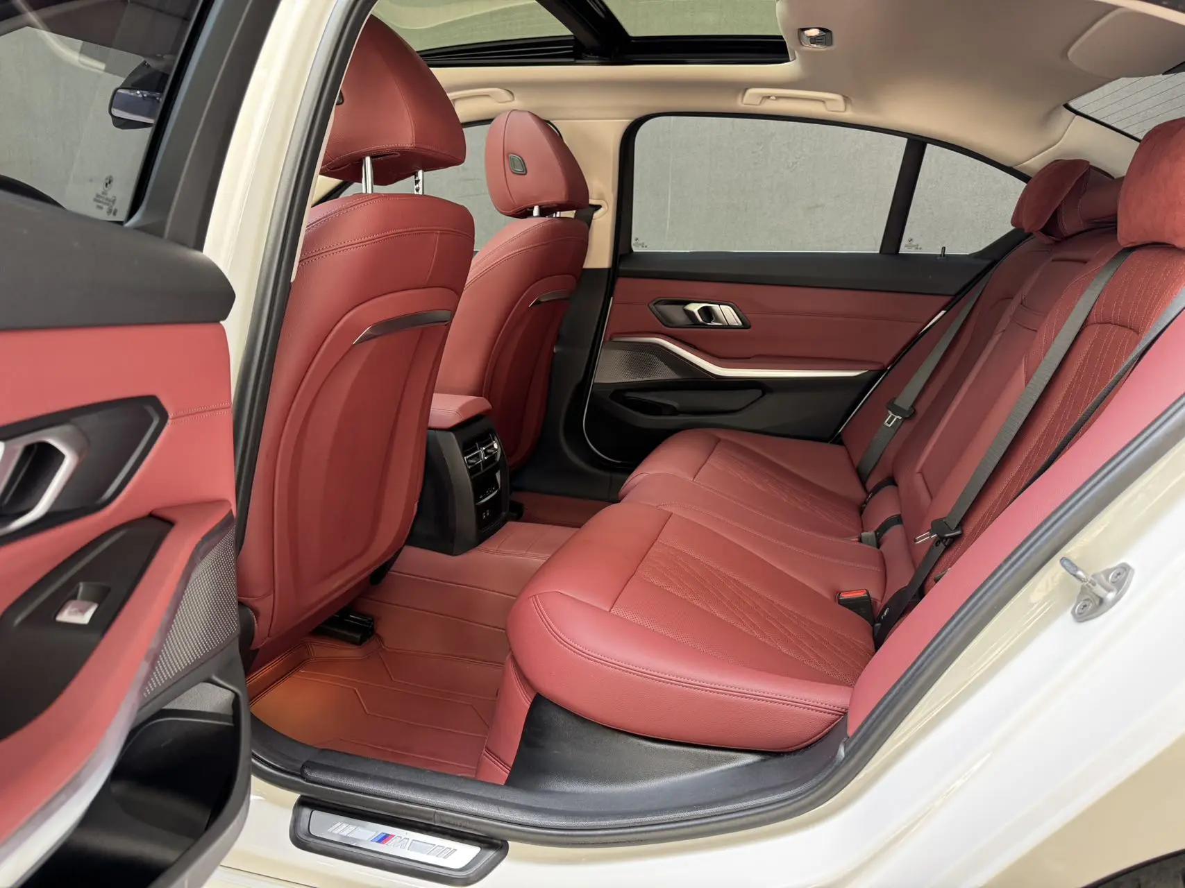 BMW 3 Series 2023 320Li M Sports Suit 7