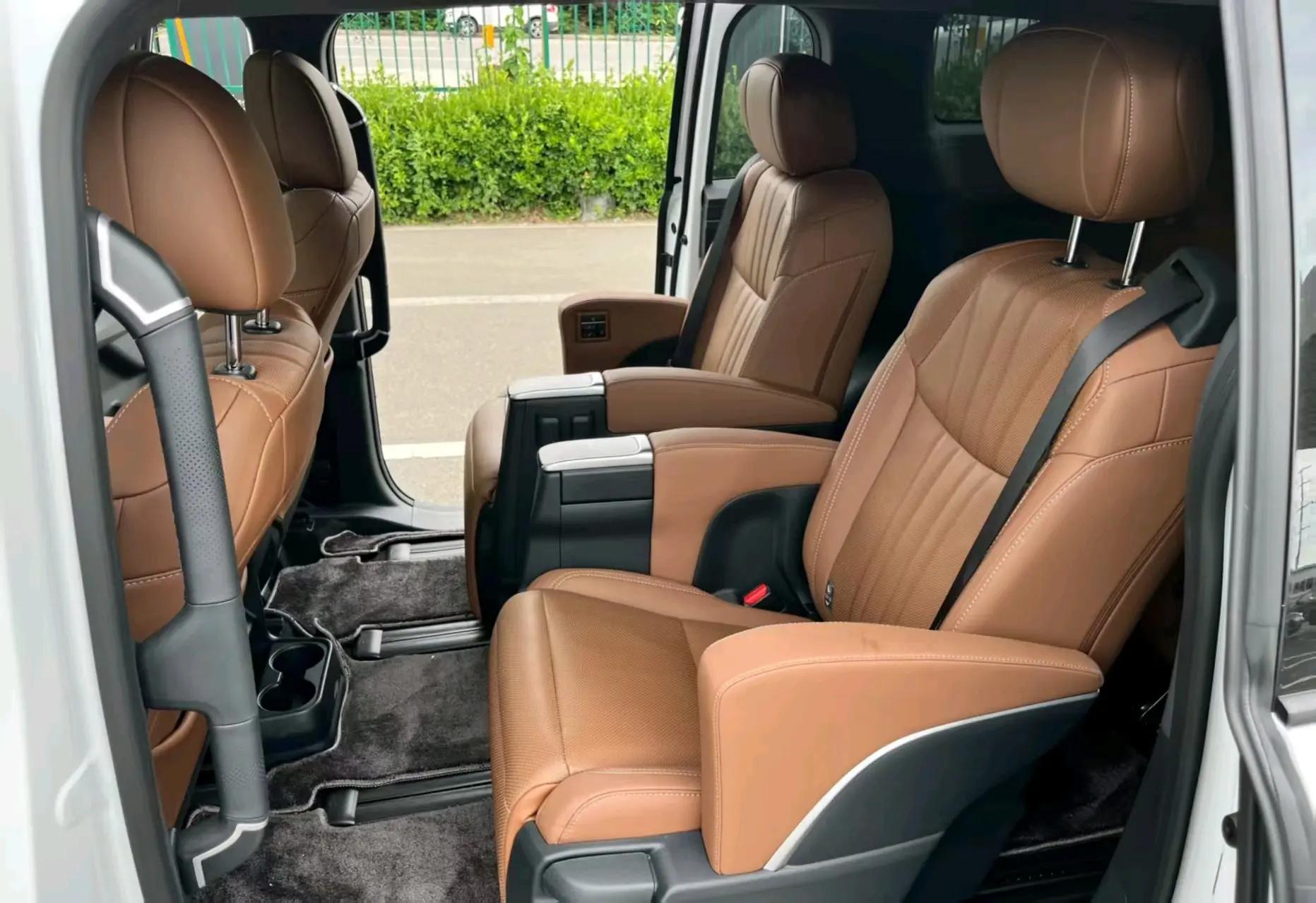 Toyota 2026 Sana 2.5 Stepless Four-wheel Drive Premium Edition Automatic Transmission 4