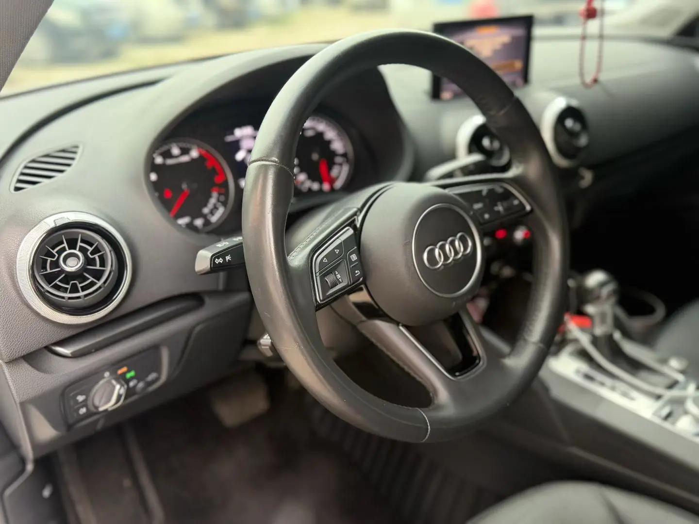 Audi A3 2020 Sportback 35 TFSI Fashion Country V 8