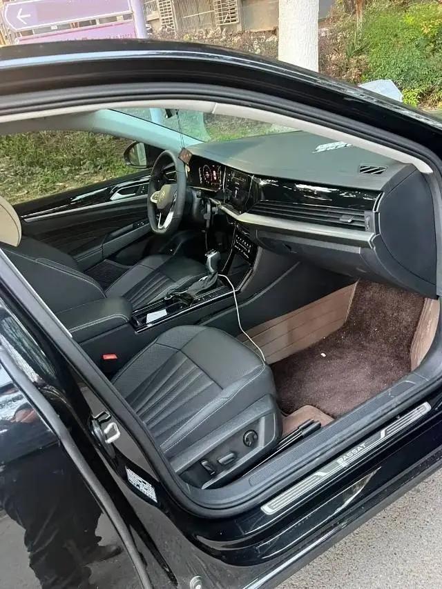 Volkswagen 2025 Passat 2.0TSI 380TSI Outstanding Edition Starry Dragon Edition Automatic 4