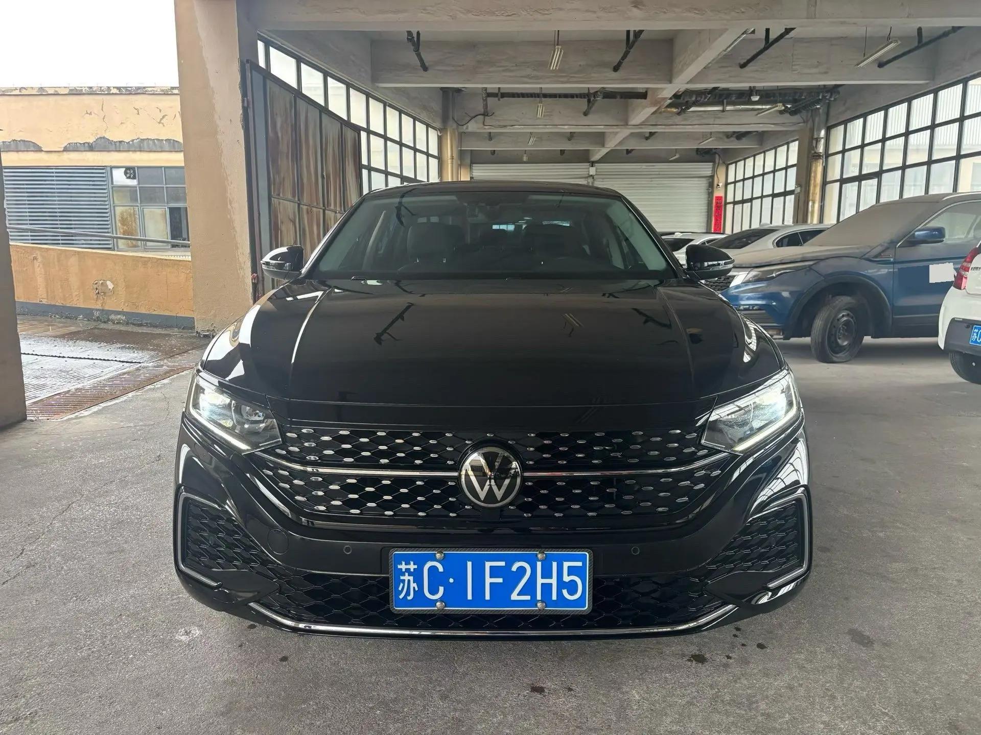 Volkswagen 2024 Passat 2.0TSI 330TSI Starry Sky Elite Edition Automatic 2