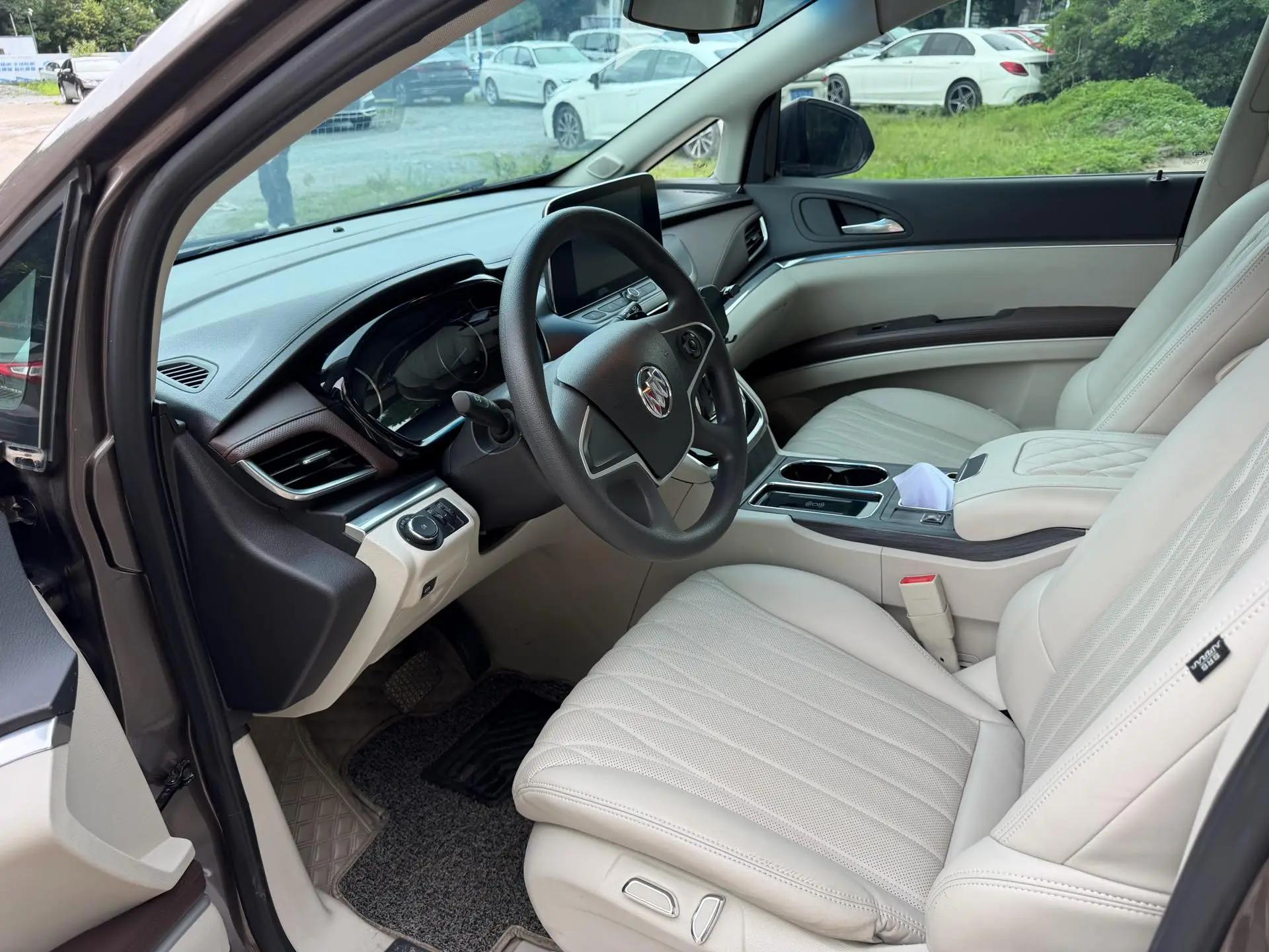 Buick GL8 2021 Land Business Class 652T Comfort Model 4
