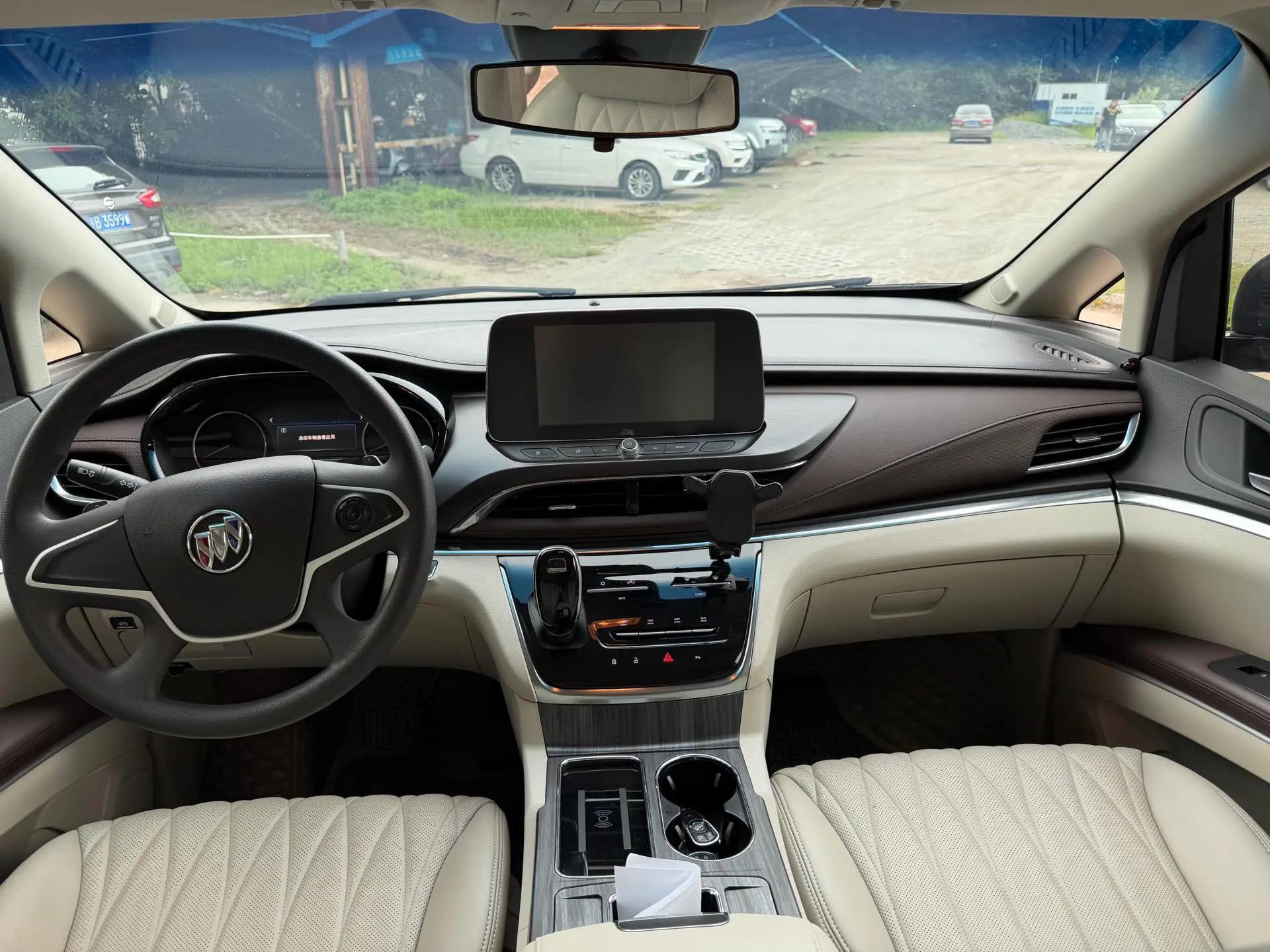 Buick GL8 2021 Land Business Class 652T Comfort Model 6