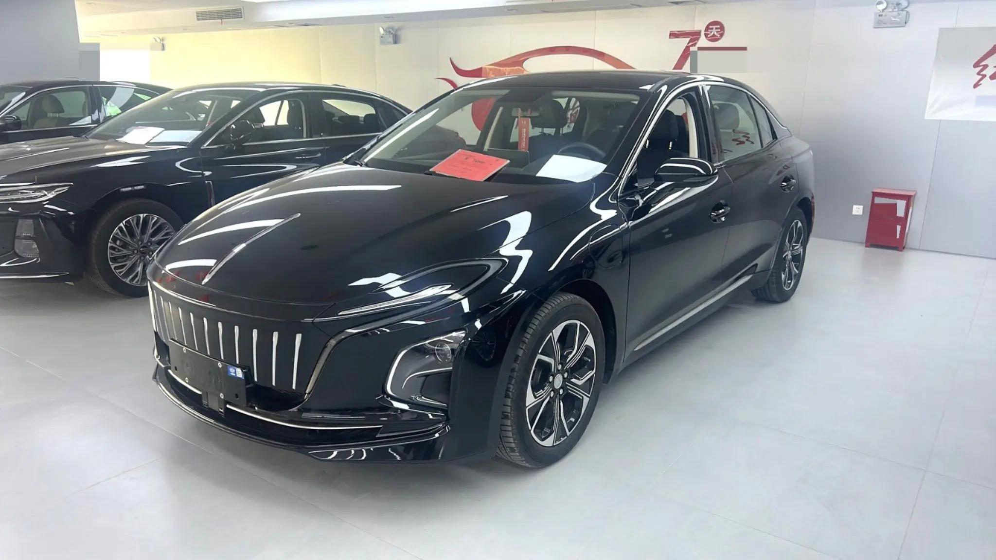 HongQi E-QM5 2021 Charging Flag Edition