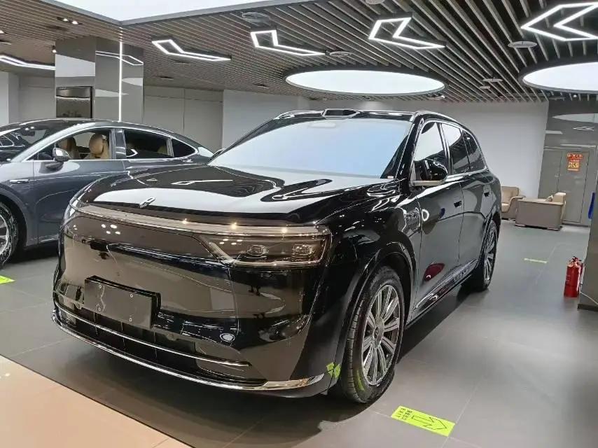 AITO M8 2025 extended range Max version 53.4kWh 6-seat version