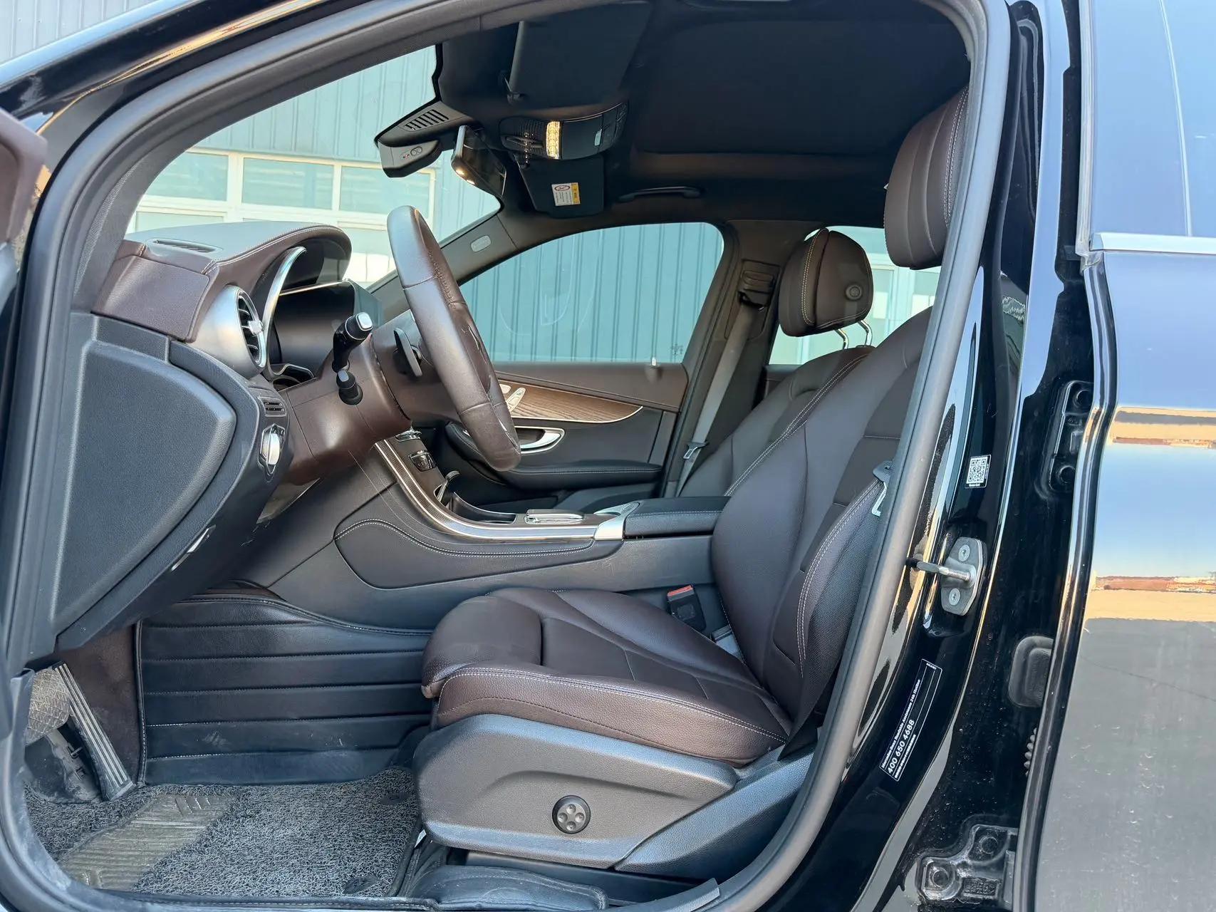 Mercedes Benz GLC 2022 model changed to GLC 260 L 4MATIC luxury model 4