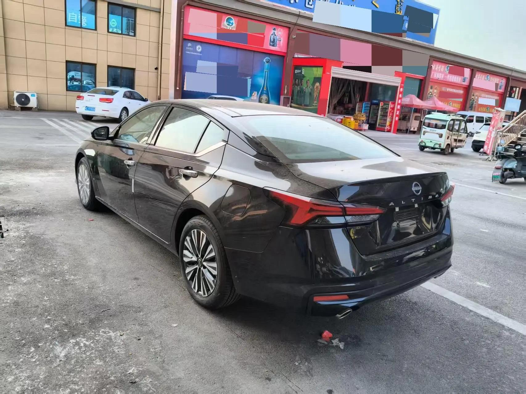 Teana 2024 2.0L SV Black Gold Edition 3