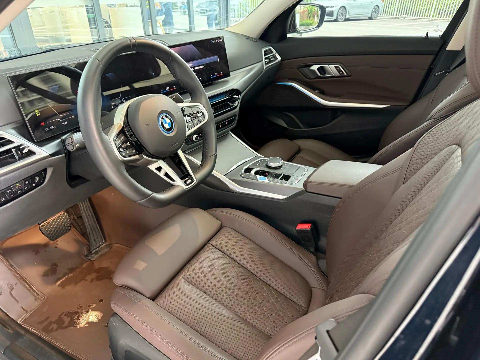 BMW 2025 i3 eDrive 35 L automatic gear 2