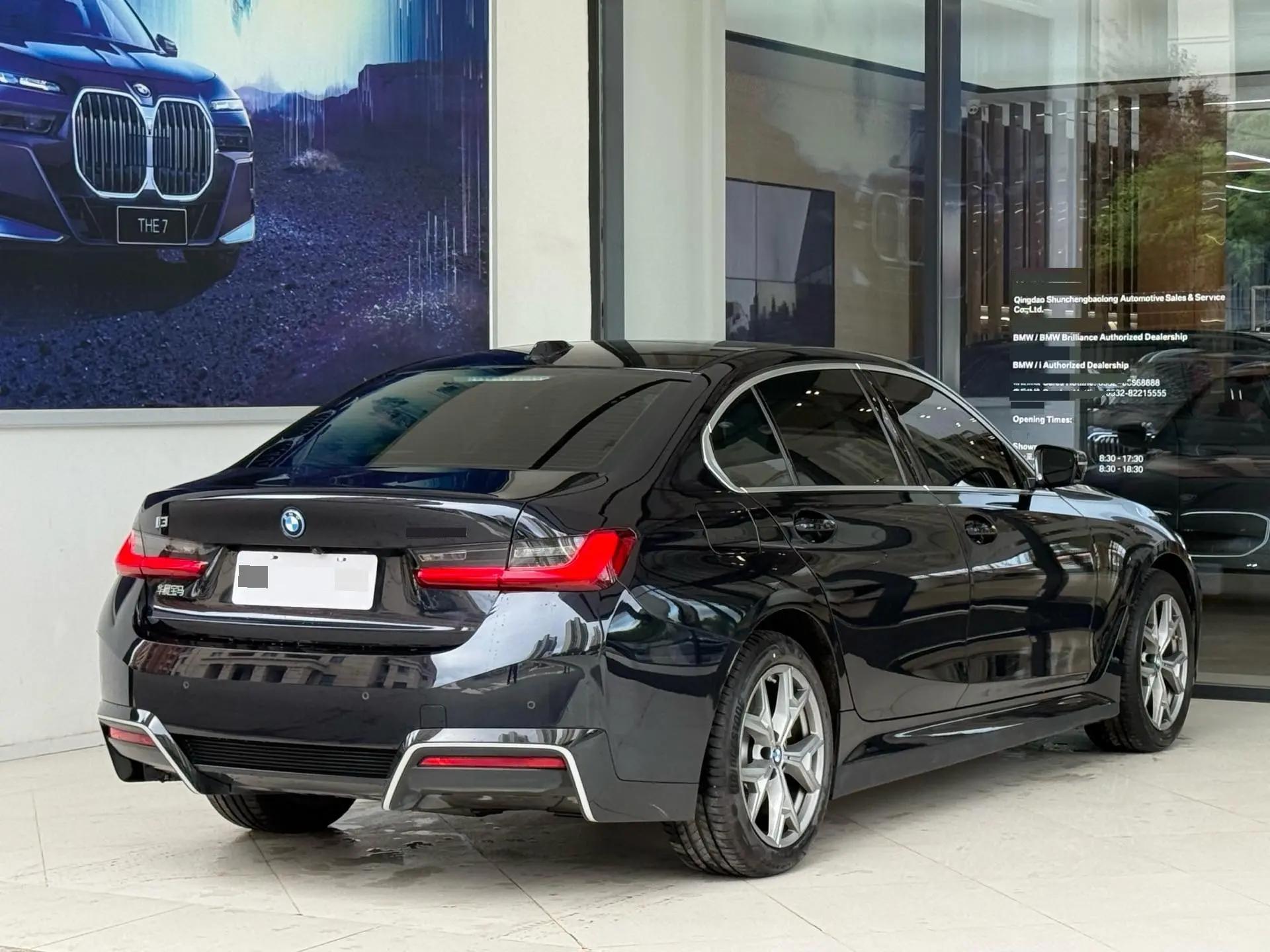 BMW 2025 i3 eDrive 35 L automatic gear 5