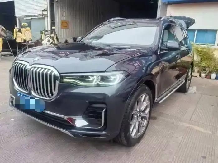 BMW X7 2022 xDrive40i Leading Luxury Suit