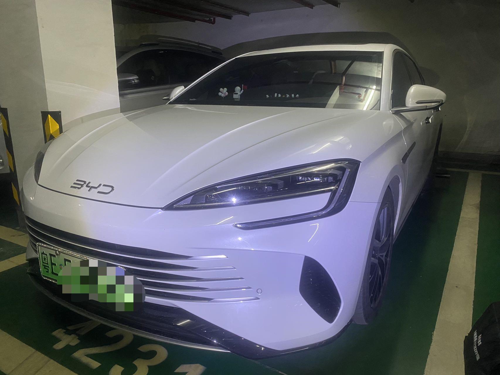 BYD 2024 Seal DM-i 1.5 Stepless Glory Edition 121km Honorable Automatic Gear