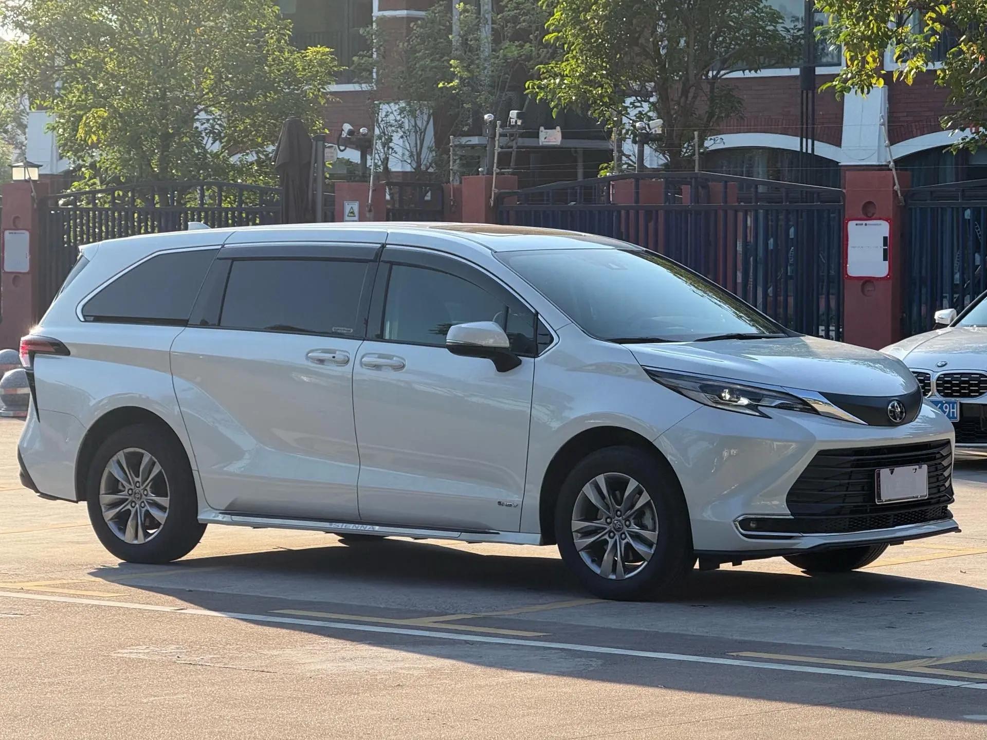 Toyota 2024 Sienna 2.5 CVT Comfort Edition Automatic 2