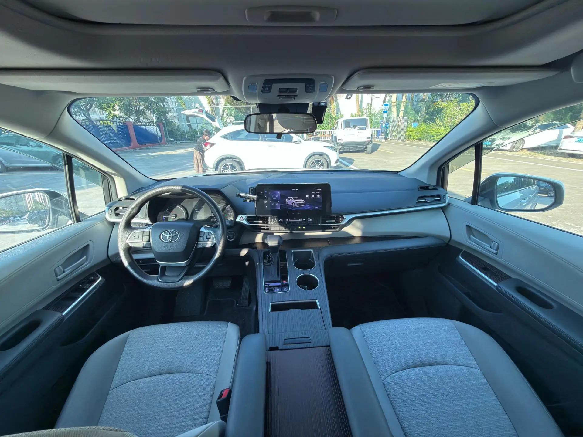Toyota 2024 Sienna 2.5 CVT Comfort Edition Automatic 8