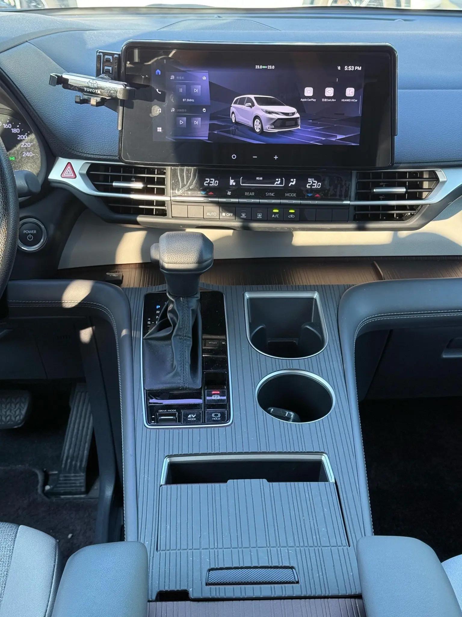 Toyota 2024 Sienna 2.5 CVT Comfort Edition Automatic 9