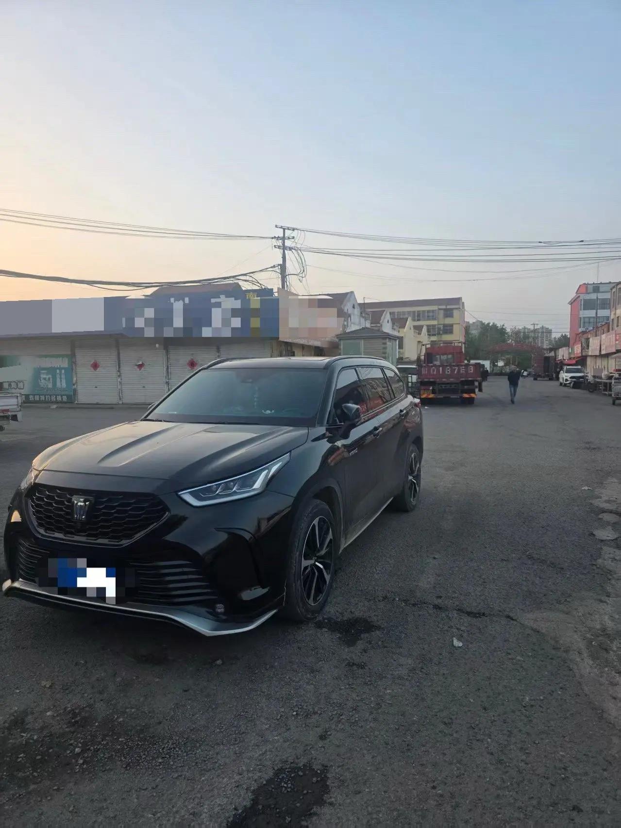 Crown Land Release 2021 2.5L HEV 4-wheel Drive Premium Edition