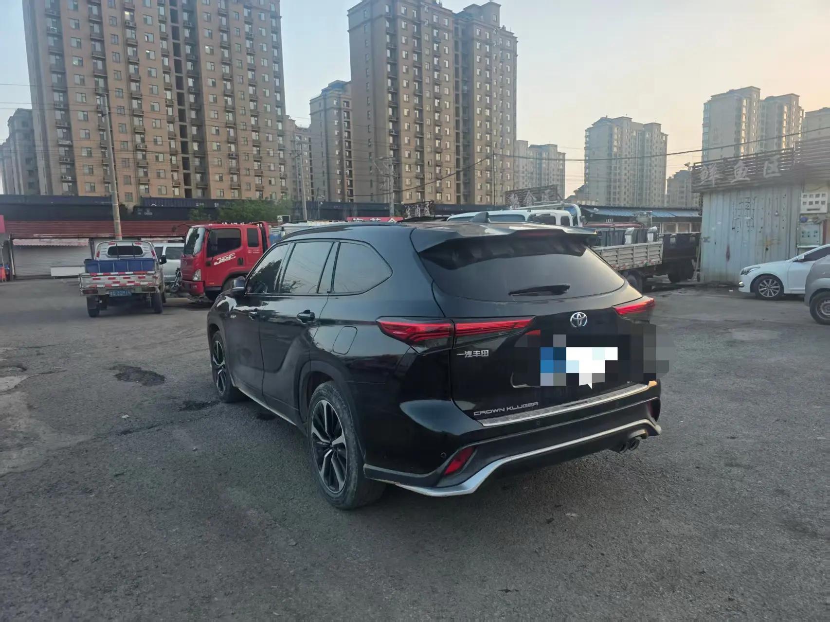 Crown Land Release 2021 2.5L HEV 4-wheel Drive Premium Edition 3