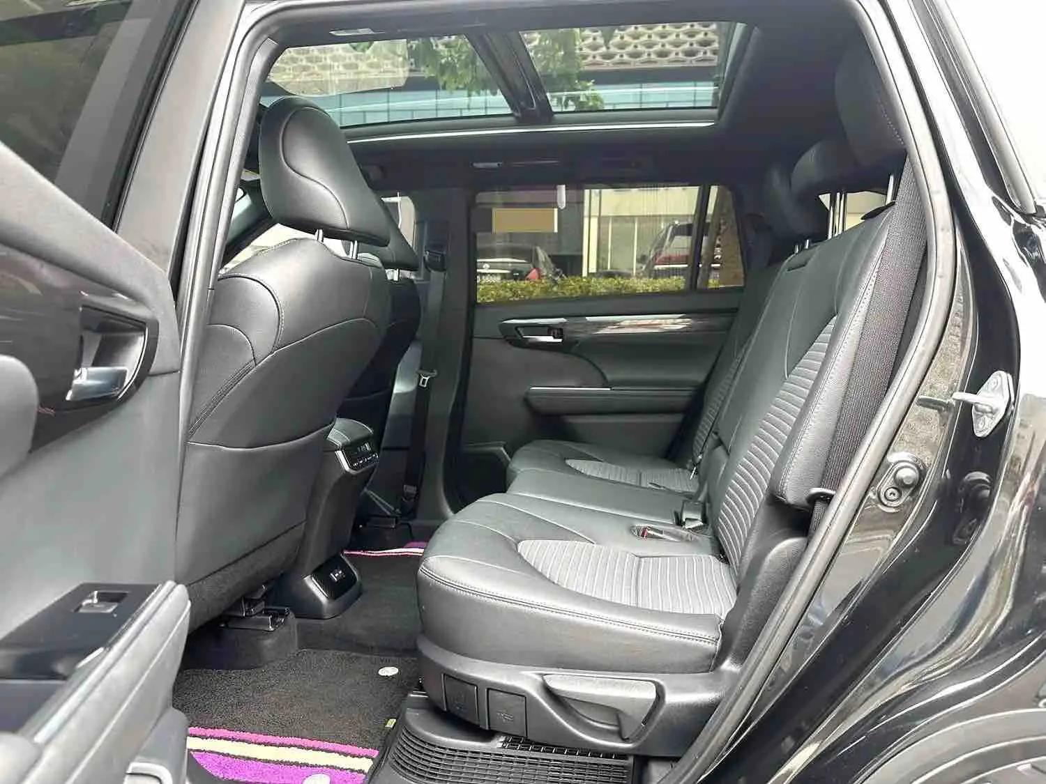 Crown Land Release 2021 2.5L HEV 4-wheel Drive Premium Edition 5
