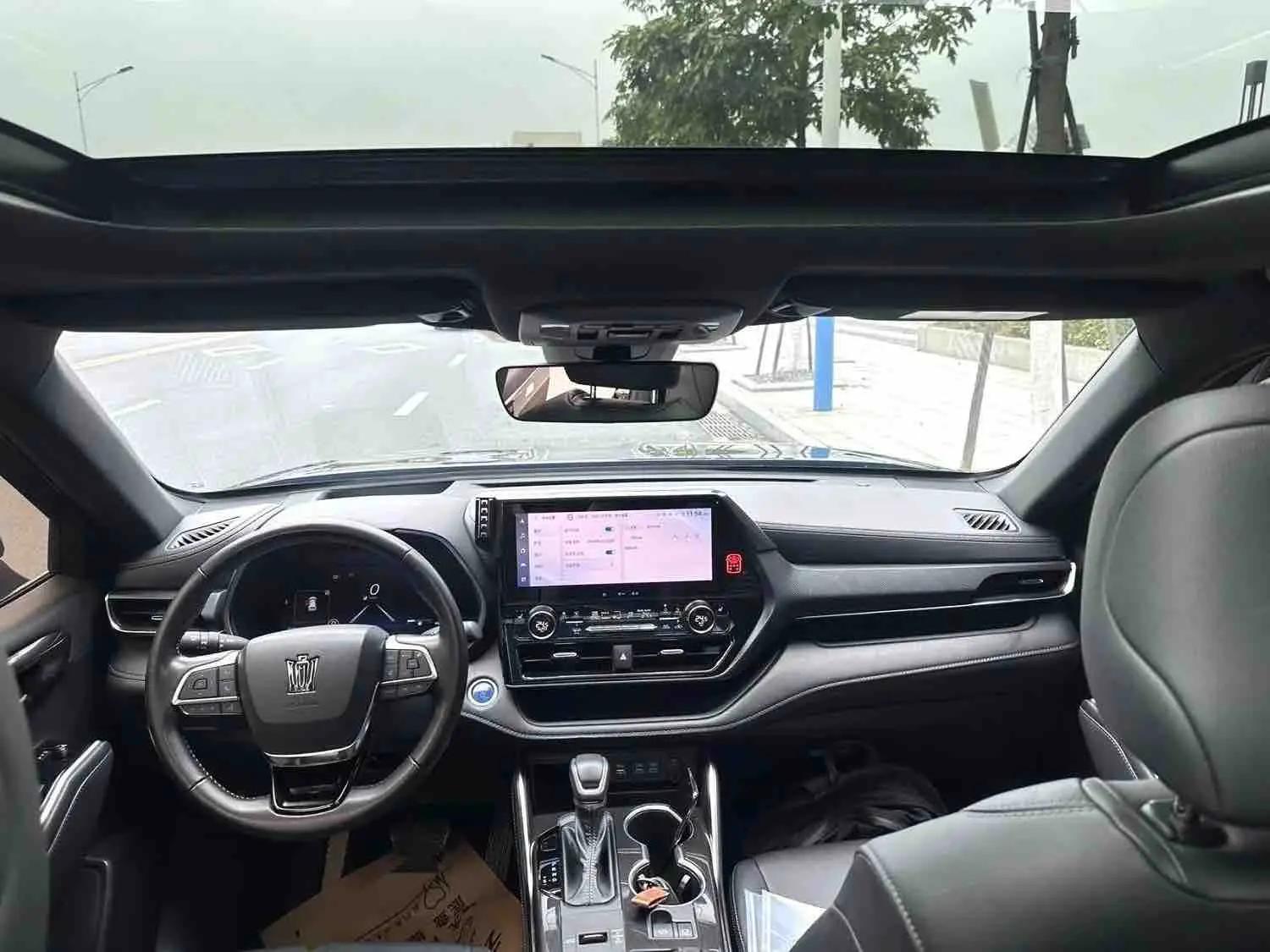 Crown Land Release 2021 2.5L HEV 4-wheel Drive Premium Edition 6